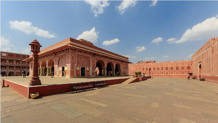 city palace jaipur tourist attarction
